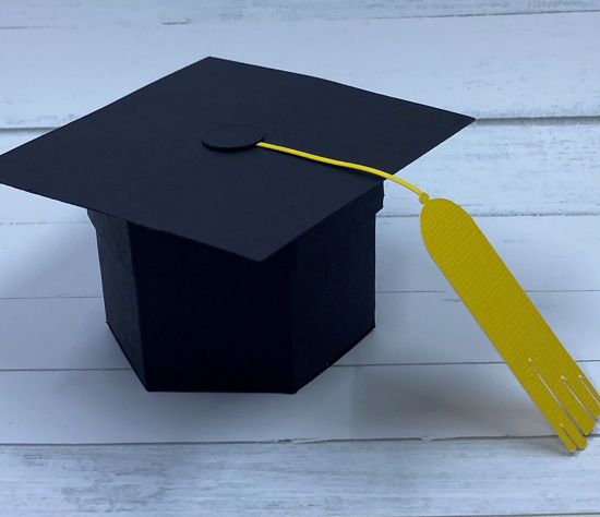 Picture of Graduation hat with 2 oz. Plain chocolates (Dairy-Free)